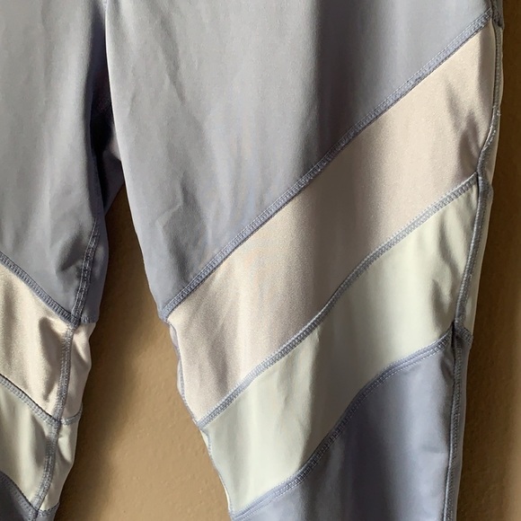 BCBGMAXAZRIA Blue Chevron Athletic Leggings - Picture 5 of 7